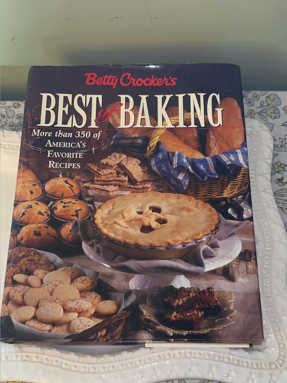 Betty Crocker Best of Baking Cookbook 1997